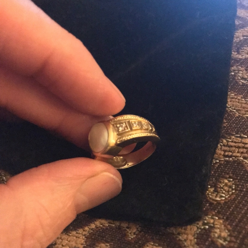 Penny Preville 18k mabe pearl and diamond ring